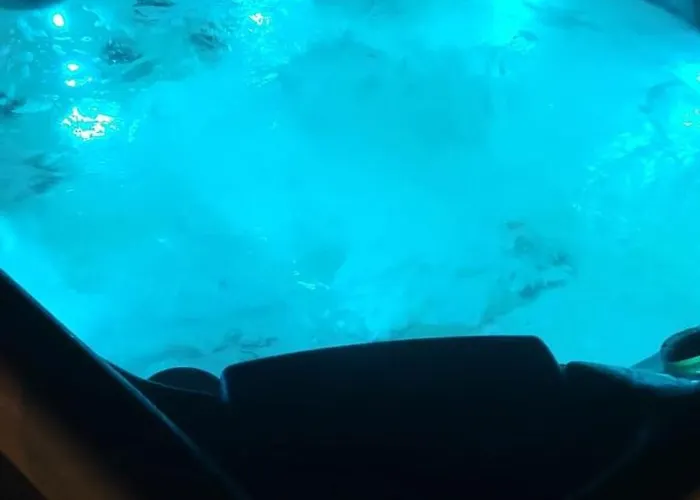 Dans La Nature, De Standing Avec Piscine Chauffee, Jaccusi Exterieur